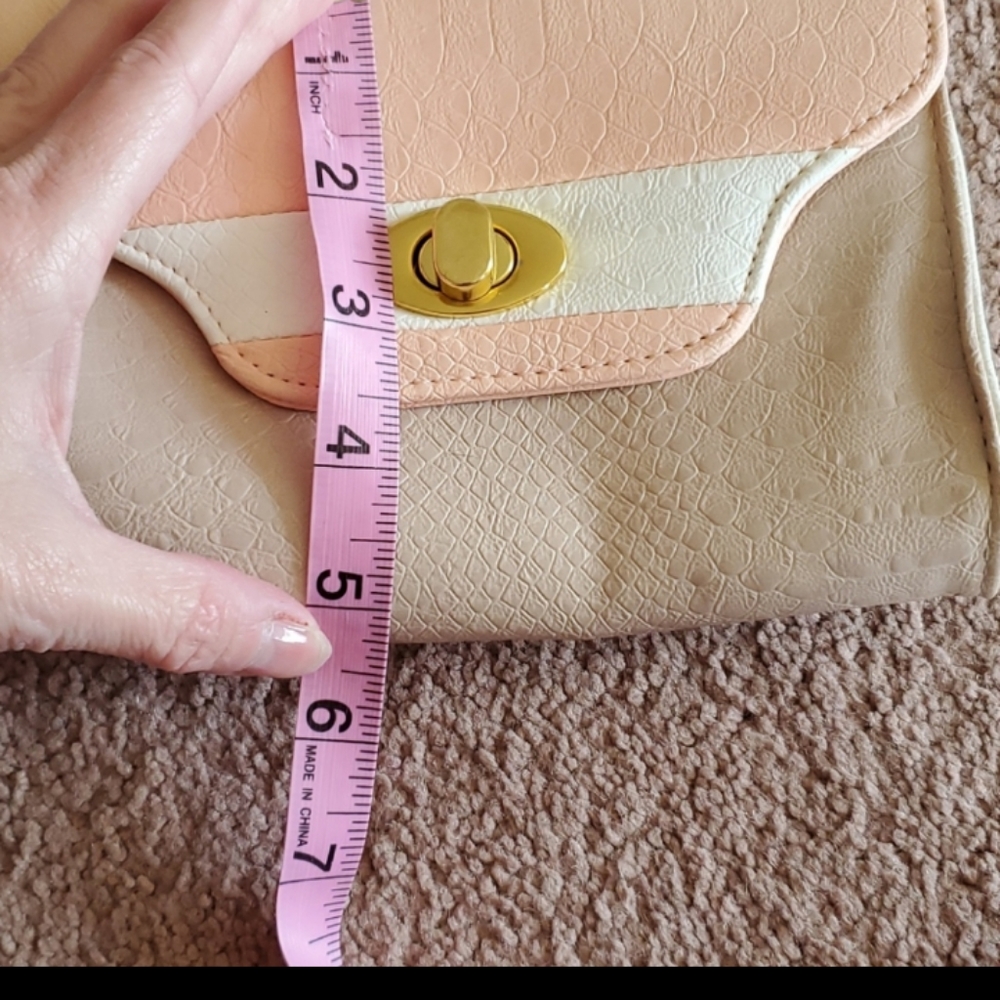 Jessica Simpson purse - Picture 3 of 5